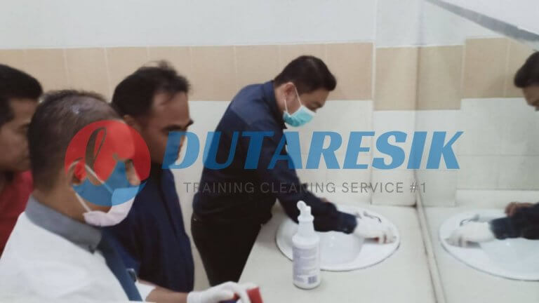 Pelatihan Petugas Cleaning Service - Dutaresik